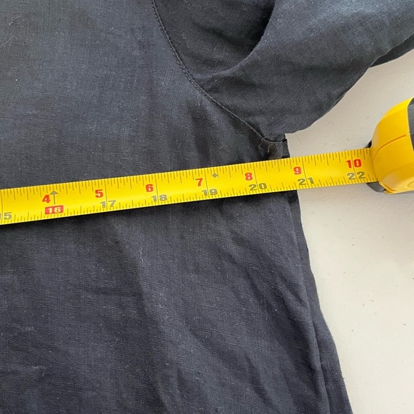 Isaac Mizrahi 100% Linen Black Minimalist Contemporary 3/4 Sleeve Tunic Top - Picture 13 of 14